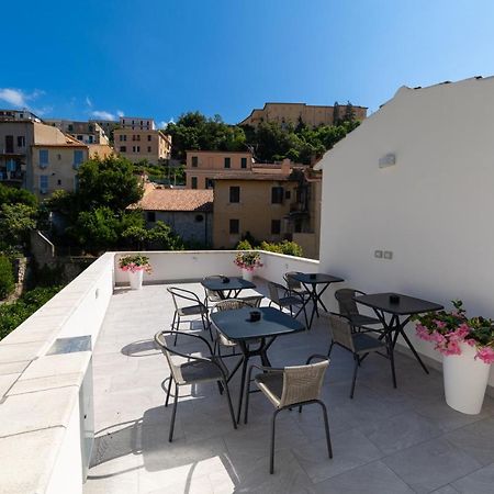 Numisia Guest House Terracina Exterior photo