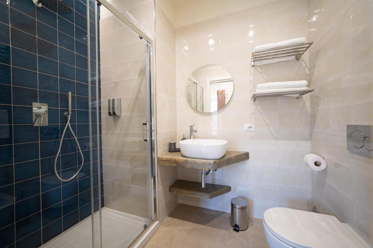 Numisia Guest House Terracina Exterior photo