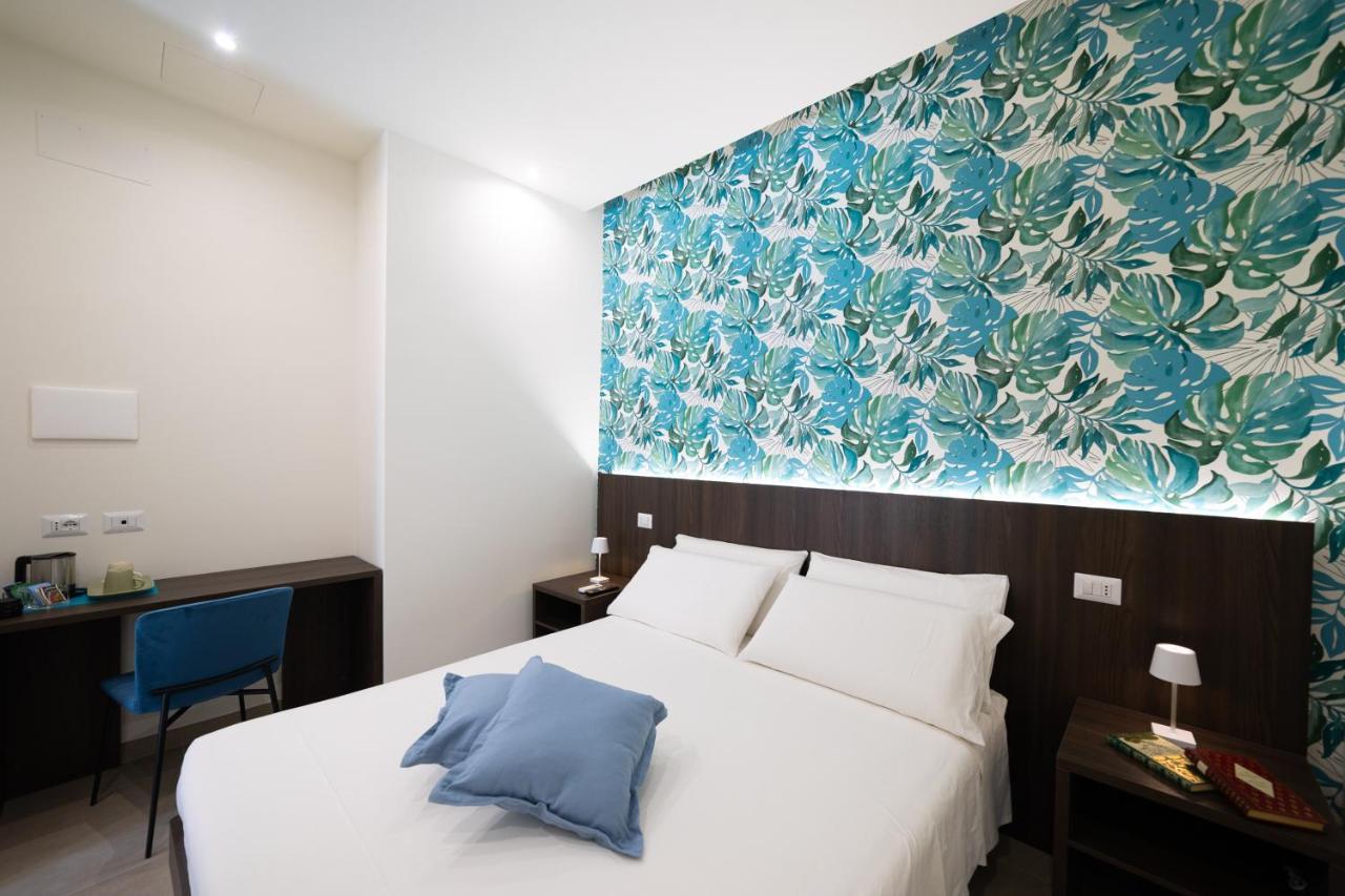 Numisia Guest House Terracina Exterior photo