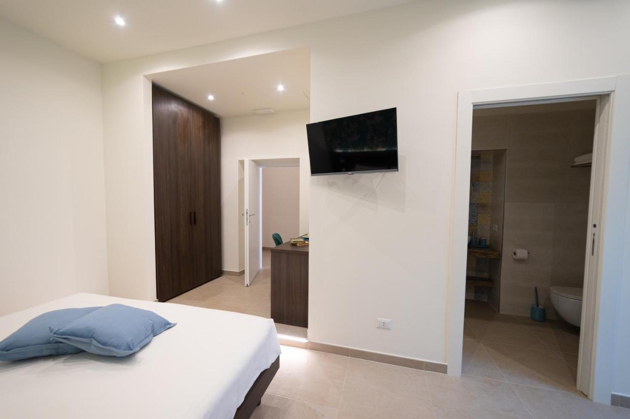 Numisia Guest House Terracina Exterior photo