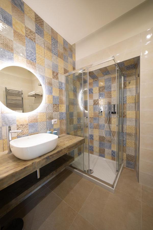 Numisia Guest House Terracina Exterior photo